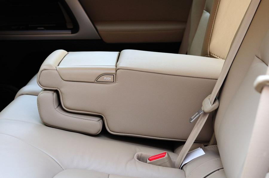  Toyota Land Cruiser 2011 года  (фото 16 из 56)